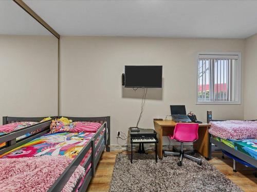 107-2035 Baron Road, Kelowna, BC - Indoor Photo Showing Bedroom