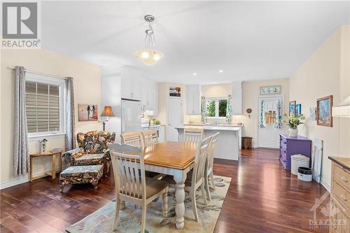 35 Bellwood Drive, Arnprior, ON - Indoor Photo Showing Dining Room