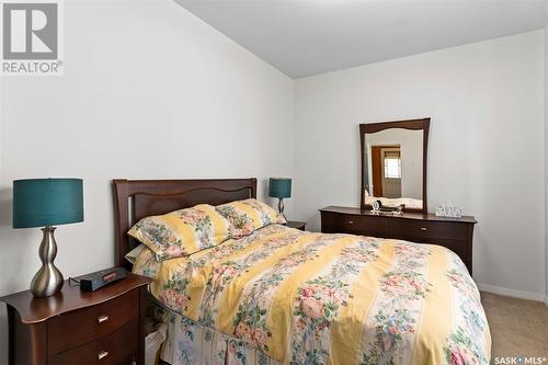 207 4Th Avenue E, Watrous, SK - Indoor Photo Showing Bedroom