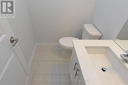 33 Keenan Street, Kawartha Lakes, ON - Indoor Photo Showing Bathroom