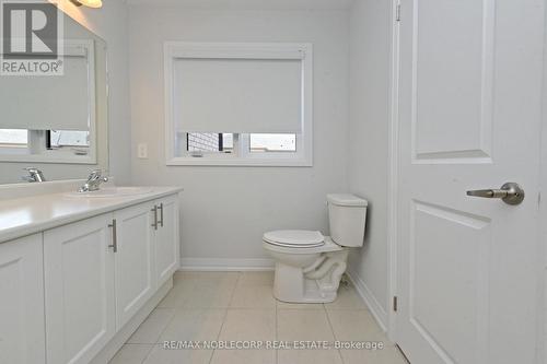 33 Keenan Street, Kawartha Lakes, ON - Indoor Photo Showing Bathroom