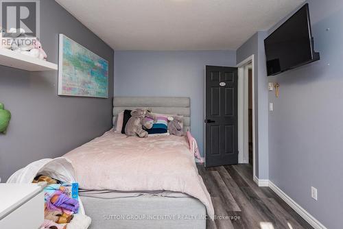 10 Knox Court, North Bay, ON - Indoor Photo Showing Bedroom