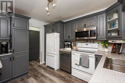 10 Knox Court, North Bay, ON - Indoor Photo Showing Kitchen With Double Sink