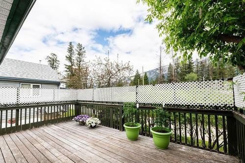 4757 Crescentwood Drive, Edgewater, BC - Outdoor With Deck Patio Veranda