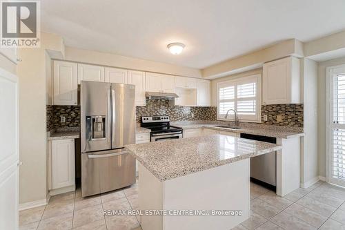 82 - 1480 Britannia Road W, Mississauga, ON - Indoor Photo Showing Kitchen With Upgraded Kitchen