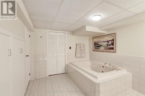 1017 Henley Road, Mississauga, ON - Indoor Photo Showing Bathroom