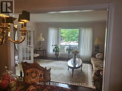 4239 Rockwood Road, Mississauga (Rathwood), ON - Indoor Photo Showing Living Room