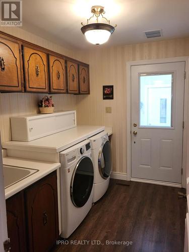 4239 Rockwood Road, Mississauga (Rathwood), ON - Indoor Photo Showing Laundry Room