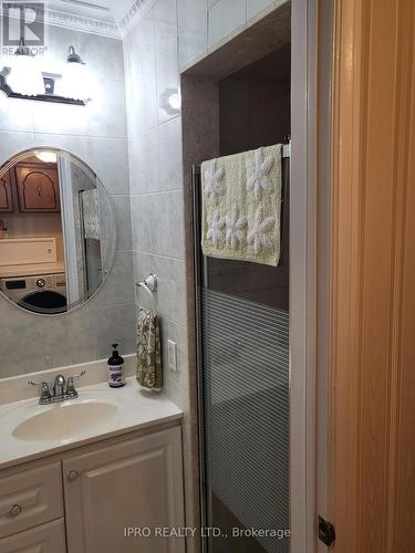 4239 Rockwood Road, Mississauga (Rathwood), ON - Indoor Photo Showing Bathroom