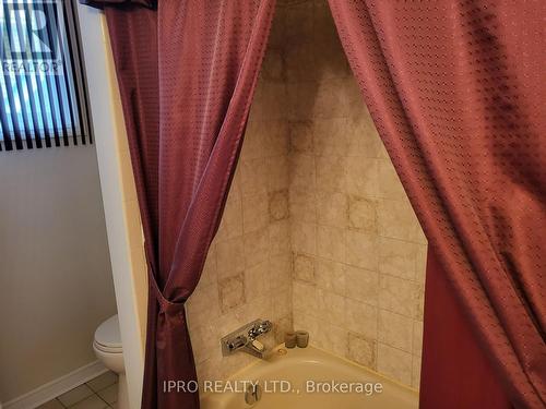 4239 Rockwood Road, Mississauga (Rathwood), ON - Indoor Photo Showing Bathroom