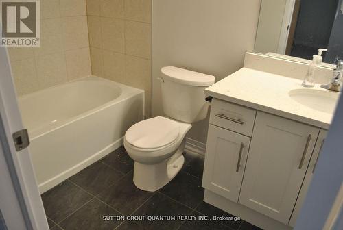 303 - 12 Blanshard Street, Hamilton (Kirkendall), ON - Indoor Photo Showing Bathroom