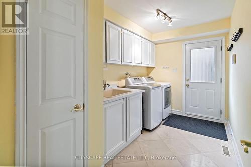 1836 Friar Tuck Court, Mississauga, ON - Indoor Photo Showing Laundry Room