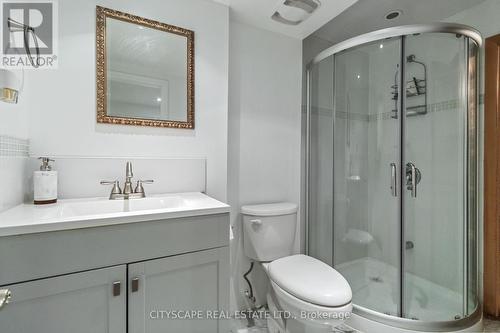 1836 Friar Tuck Court, Mississauga, ON - Indoor Photo Showing Bathroom