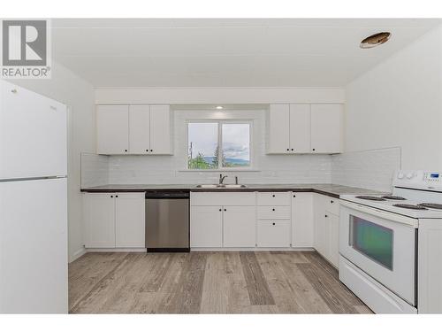 174 Salmon Arm Drive, Enderby, BC - Indoor Photo Showing Kitchen With Double Sink