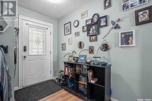 322 1St Avenue, Bradwell, SK - Indoor Photo Showing Other Room