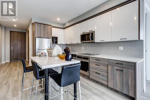 3205 - 20 George Street, Hamilton (Central), ON - Indoor Photo Showing Kitchen