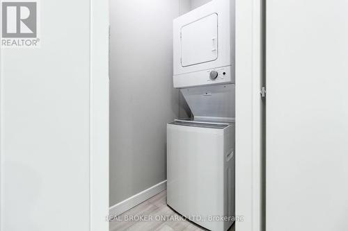 3205 - 20 George Street, Hamilton (Central), ON - Indoor Photo Showing Laundry Room