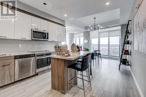 3205 - 20 George Street, Hamilton (Central), ON - Indoor Photo Showing Kitchen With Stainless Steel Kitchen With Upgraded Kitchen