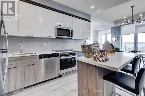 3205 - 20 George Street, Hamilton (Central), ON - Indoor Photo Showing Kitchen With Stainless Steel Kitchen With Upgraded Kitchen