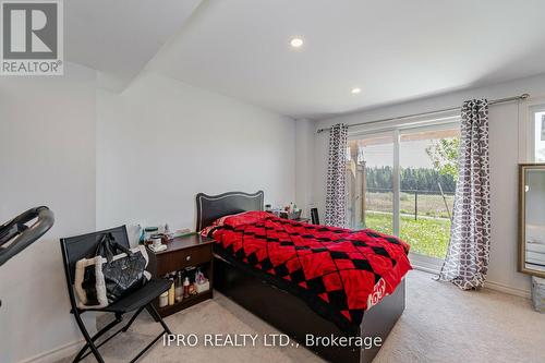 88 - 143 Ridge Road, Cambridge, ON - Indoor Photo Showing Bedroom