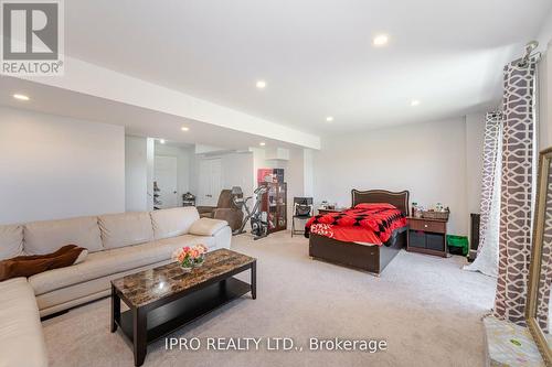 88 - 143 Ridge Road, Cambridge, ON - Indoor Photo Showing Living Room