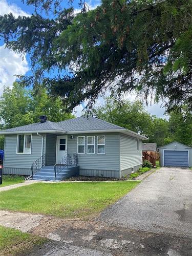 217 Miles Street, Glenboro, MB - Outdoor With Deck Patio Veranda