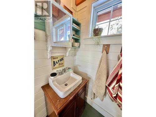 3022 Gleason Crescent, Williams Lake, BC - Indoor Photo Showing Bathroom