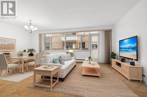 404 - 581 Avenue Road, Toronto (Yonge-St. Clair), ON - Indoor Photo Showing Living Room