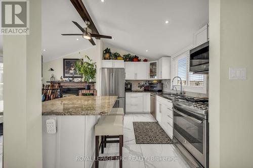 817 Lakeshore Road, Haldimand, ON - Indoor Photo Showing Kitchen