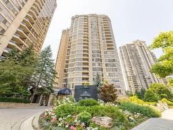 313-55 Kingsbridge Garden Circ  Mississauga, ON L5R 1Y1