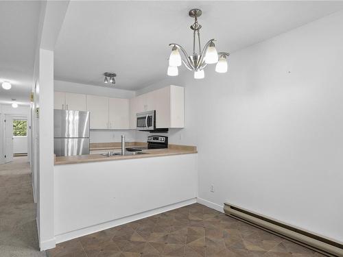 29-260 Harwell Rd, Nanaimo, BC - Indoor Photo Showing Kitchen