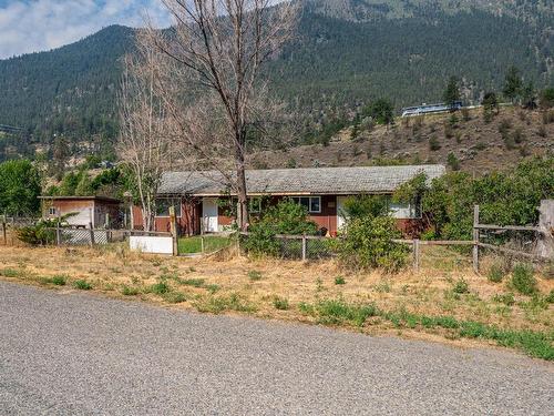 290 Davidson Cres, Lillooet, BC - Outdoor