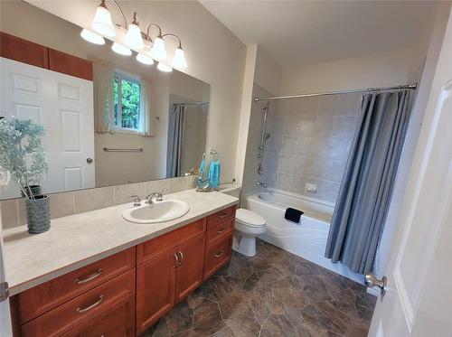 8503 Kingfisher Drive, Osoyoos, BC - Indoor Photo Showing Bathroom