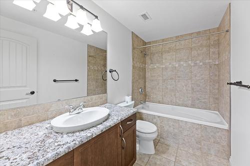 301-7922 Okanagan Landing Road, Vernon, BC - Indoor Photo Showing Bathroom