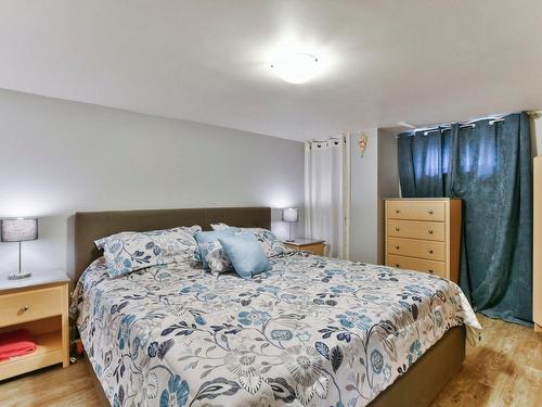 Chambre Ã Â coucher - 8835 Av. Gravel, Laval (Saint-François), QC - Indoor Photo Showing Bedroom