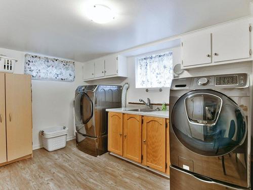 Salle de lavage - 8835 Av. Gravel, Laval (Saint-François), QC - Indoor Photo Showing Laundry Room