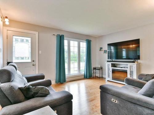 Salon - 8835 Av. Gravel, Laval (Saint-François), QC - Indoor Photo Showing Living Room