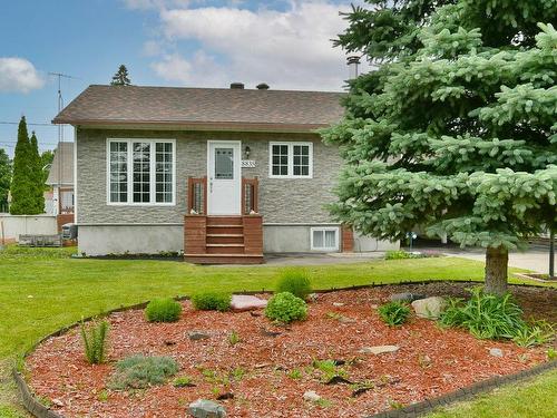 FaÃ§ade - 8835 Av. Gravel, Laval (Saint-François), QC - Outdoor