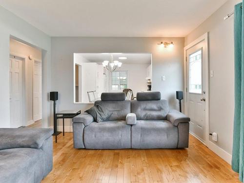 Salon - 8835 Av. Gravel, Laval (Saint-François), QC - Indoor Photo Showing Living Room