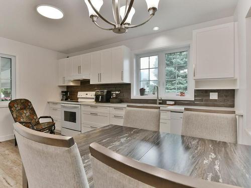 Cuisine - 8835 Av. Gravel, Laval (Saint-François), QC - Indoor Photo Showing Kitchen