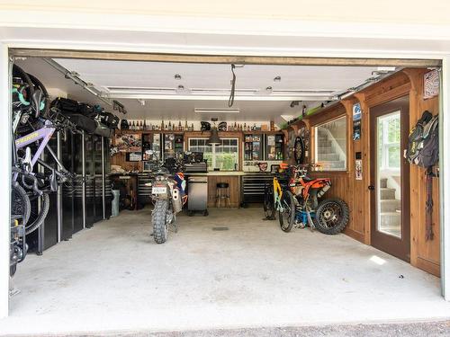 Garage - 270 Ch. Du Lac-Du-Brochet, Montcalm, QC - Indoor Photo Showing Garage