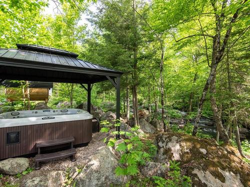 Hot tub - 270 Ch. Du Lac-Du-Brochet, Montcalm, QC - Outdoor