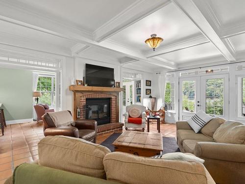 Living room - 270 Ch. Du Lac-Du-Brochet, Montcalm, QC - Indoor Photo Showing Living Room With Fireplace