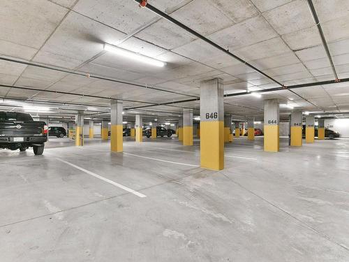 Garage - 606-3480 Boul. St-Elzear O., Laval (Chomedey), QC - Indoor Photo Showing Garage