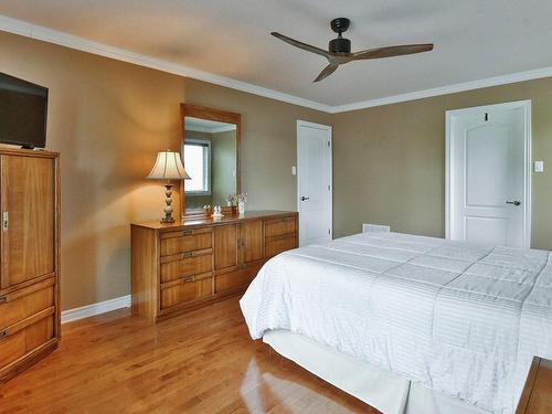 Master bedroom - 224 Rue De Langloiserie, Rosemère, QC - Indoor Photo Showing Bedroom