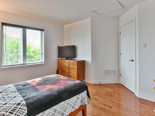 Chambre Ã Â coucher - 224 Rue De Langloiserie, Rosemère, QC - Indoor Photo Showing Bedroom