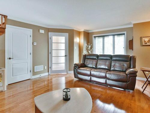 Living room - 224 Rue De Langloiserie, Rosemère, QC - Indoor Photo Showing Living Room