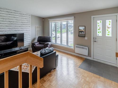 Salon - 1841 Rue Des Ballades, L'Ancienne-Lorette, QC - Indoor Photo Showing Living Room