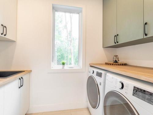 Salle de lavage - 43 Allée Du Refuge, Magog, QC - Indoor Photo Showing Laundry Room