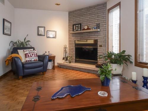 199 Valley Street, Thunder Bay, ON - Indoor Photo Showing Living Room With Fireplace